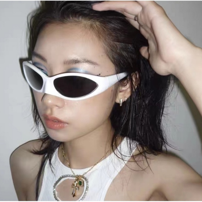 Mens Fashion In The 2000S - Y2K Güneş Gözlükleri 2000'ler Retro Yarasa
